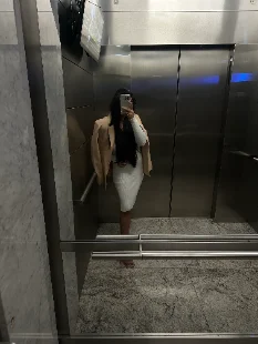 ava's look